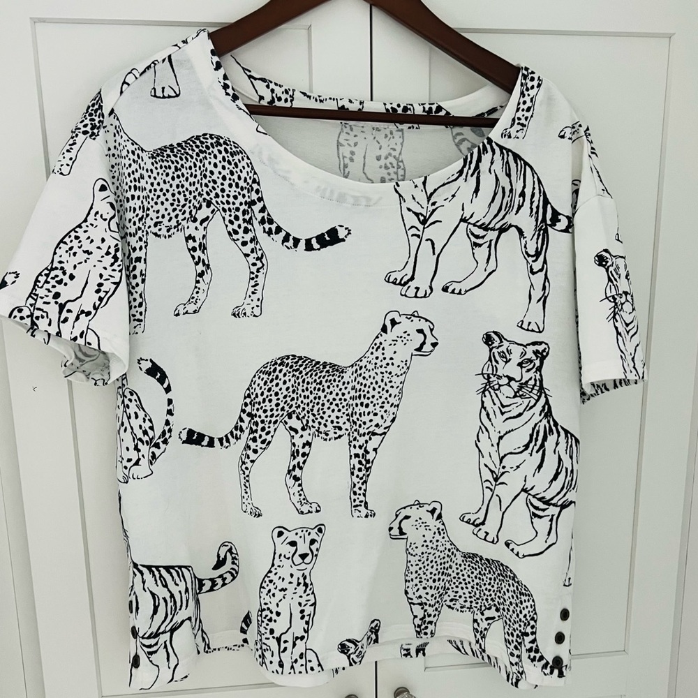 Jane + Delaney Black & White Big Cat Graphic Boxy Tee size Medium